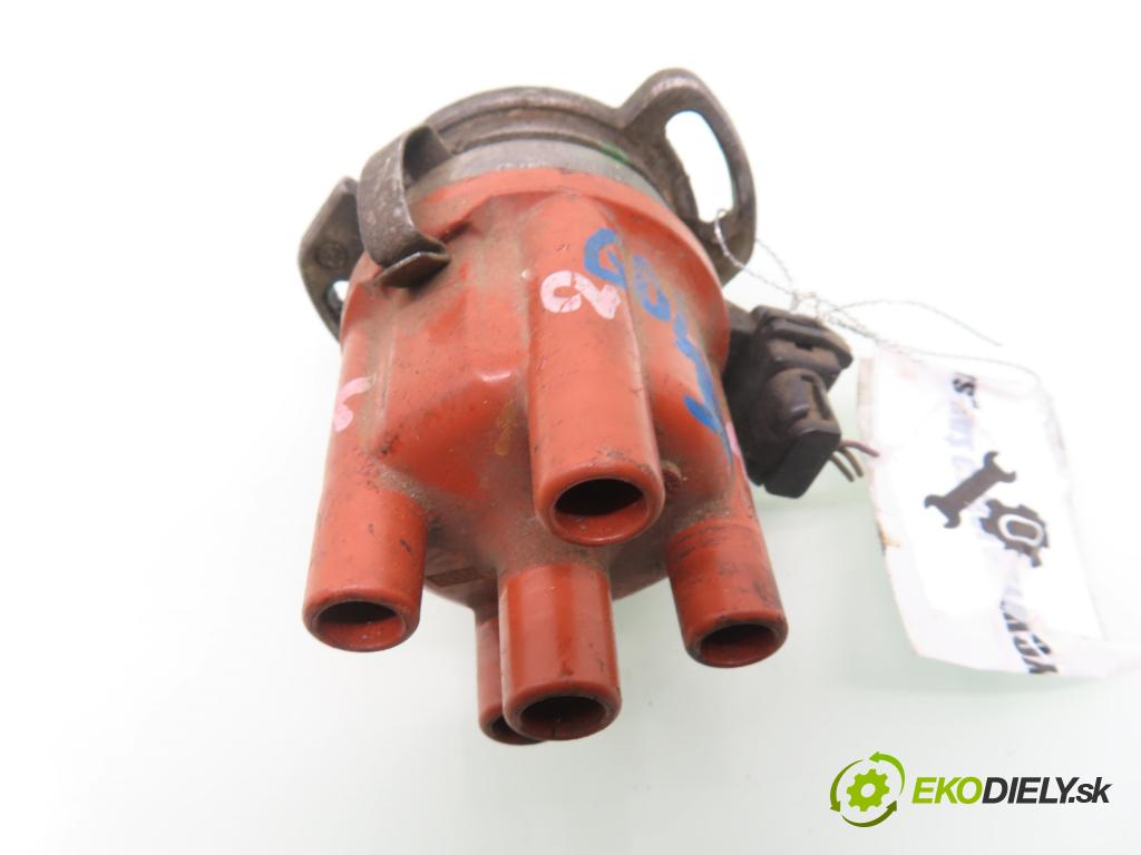 SKODA OCTAVIA I (1U2) SEDAN 1998 55,00 1.6 - AEE 1598,00 rozdělovač ZAPALOVÁNÍ 0237521061 ; 030905205AB