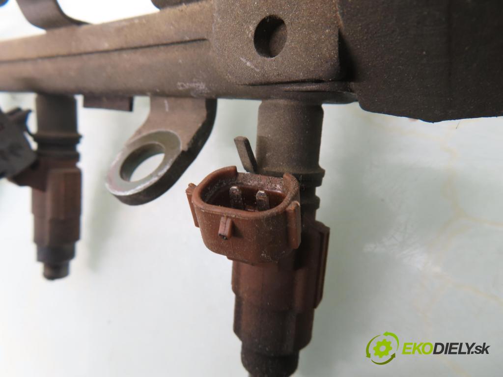 MAZDA PREMACY (CP) MINIVAN 1999 84,00 1.9 114 - FP 1840,00 lišta vstřikovací INP781 ; INP780 ; FP4713280 (Vstřikovací lišta)