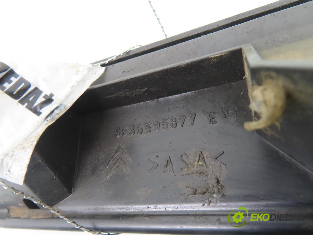 CITROEN XSARA PICASSO (N68) MINIVAN 2003 85,00 1.8 16V - 6FZ (EW7J4) 1749,00 zadní část - čelo dveří kufr 9635595877E