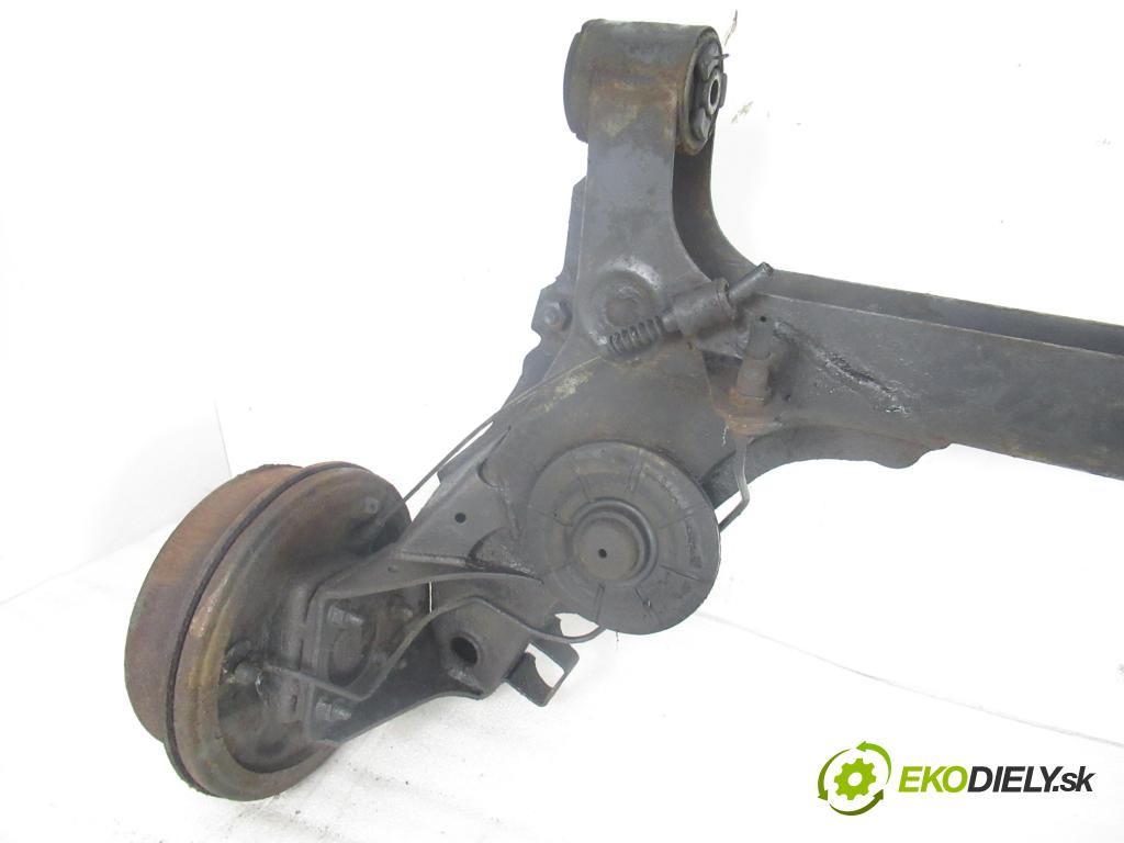 OPEL ASTRA F (T92) SEDAN 1999 55,00 1.6 - 16 LZ2 1598,00 výztuha zadní část