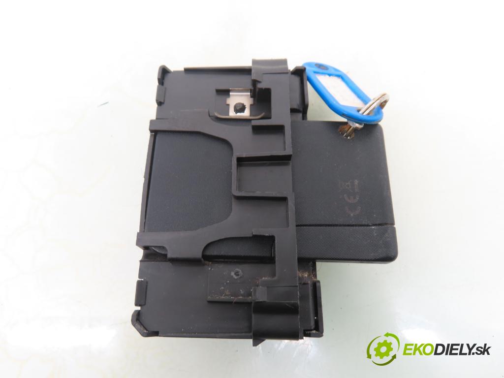 RENAULT SCENIC II (JM0/1_) MINIVAN 2003 83,00 1.6 (JM0C, JM0J, JM1B) - K4M 782 1598,00 CZYTNIK KARTY: S118539002B ; 8200125077