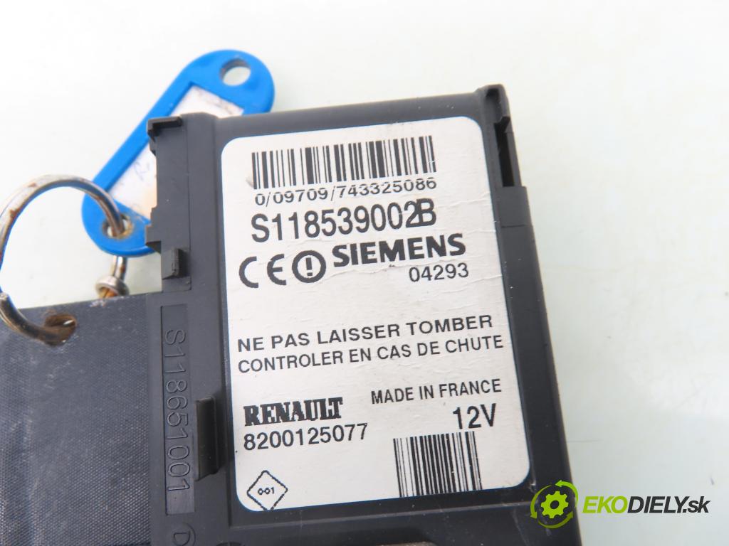 RENAULT SCENIC II (JM0/1_) MINIVAN 2003 83,00 1.6 (JM0C, JM0J, JM1B) - K4M 782 1598,00 CZYTNIK KARTY: S118539002B ; 8200125077