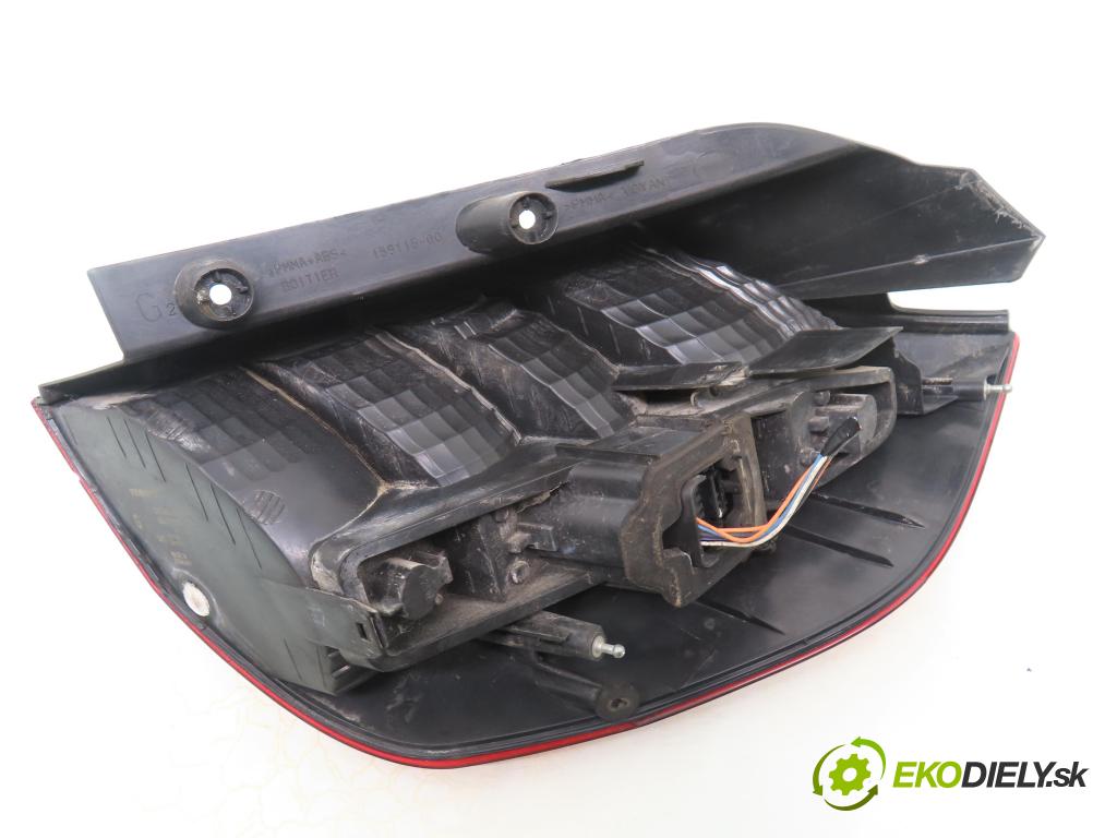 RENAULT SCENIC II (JM0/1_) MINIVAN 2004 83,00 1.6 (JM0C, JM0J, JM1B) - K4M 782 1598,00 světlo levé zadní 8200127704E ; 2SK00865901