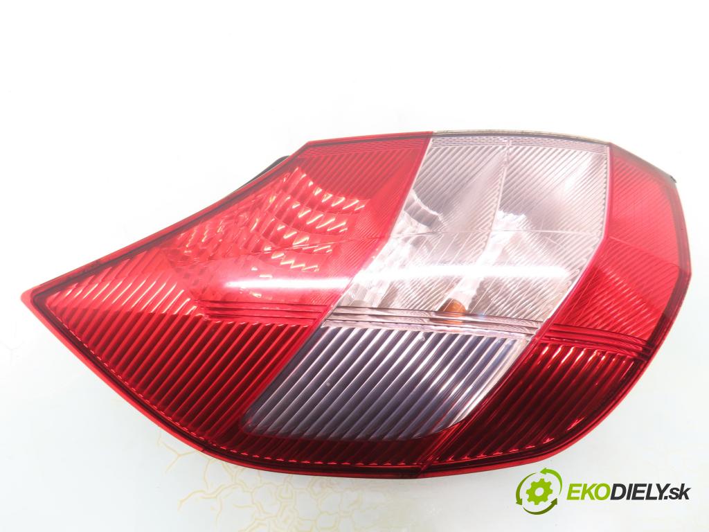 RENAULT SCENIC II (JM0/1_) MINIVAN 2004 83,00 1.6 (JM0C, JM0J, JM1B) - K4M 782 1598,00 světlo levé zadní 8200127704E ; 2SK00865901