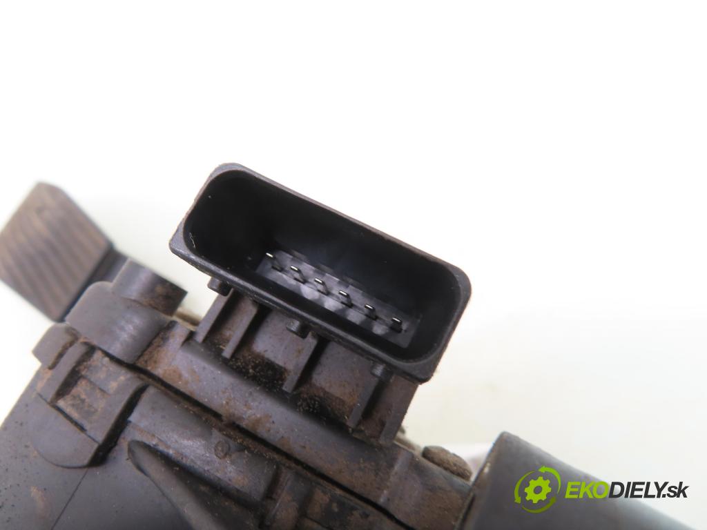 OPEL ZAFIRA A Nadwozie Wielkopojemne (MPV) (T98)  MINIVAN 2001 108,00 2.2 16V - Z 22 SE 2198,00 potenciometr plynového pedálu 9202341BT (Potenciometr plynového pedálu)