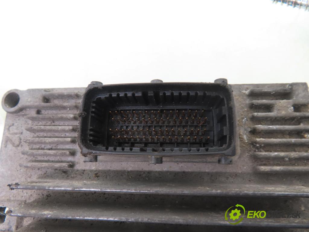 OPEL ZAFIRA A Nadwozie Wielkopojemne (MPV) (T98)  MINIVAN 2001 108,00 2.2 16V - Z 22 SE 2198,00 spínačka / imobilizéra IMMO / řídící jednotka 09391283