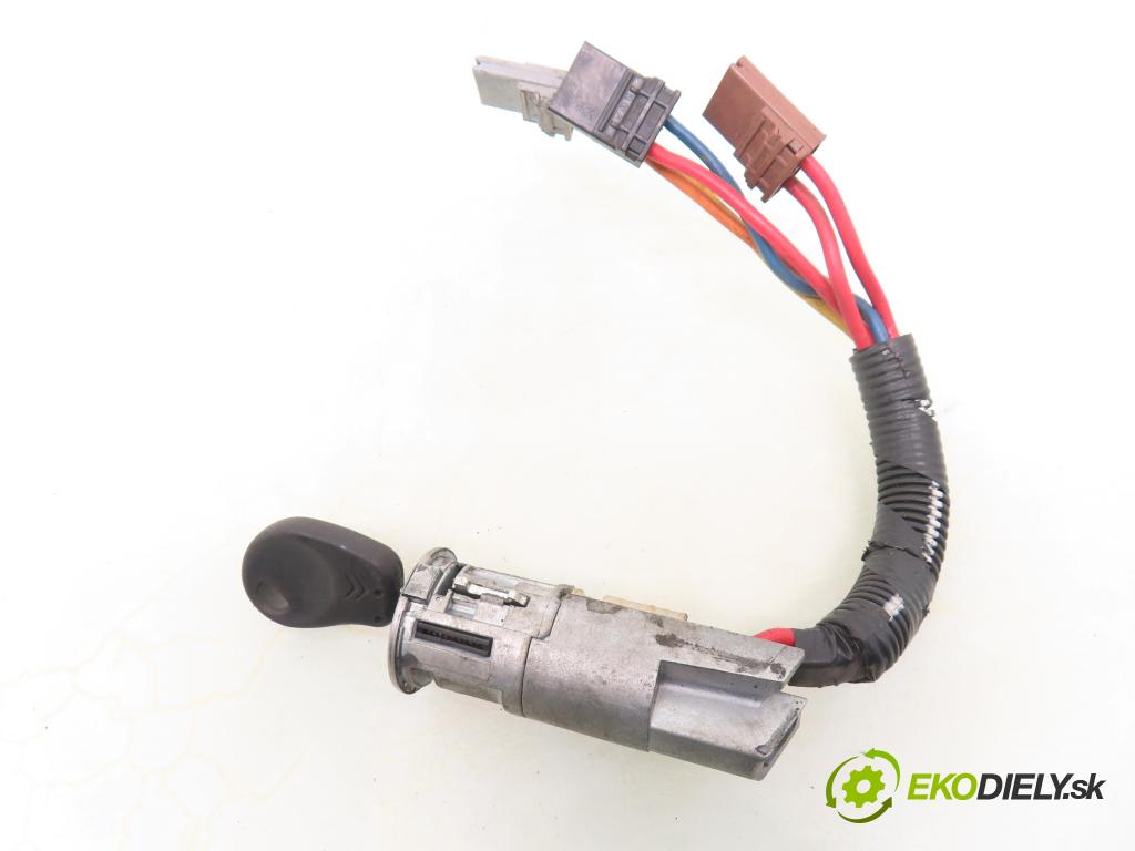 CITROEN BERLINGO / BERLINGO FIRST nadwozie wielkoprzestrzenne (MPV) KOMBIVAN 2000 51,00 1.9 D (MFWJZ) - WJZ (DW8) 1868,00 spínačka  (Spínací skříňka)