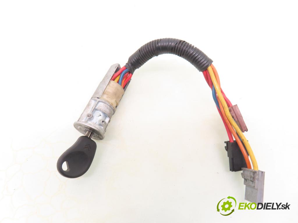 CITROEN BERLINGO / BERLINGO FIRST nadwozie wielkoprzestrzenne (MPV) KOMBIVAN 2000 51,00 1.9 D (MFWJZ) - WJZ (DW8) 1868,00 spínačka  (Spínací skříňka)