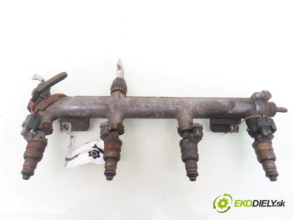 OPEL ZAFIRA A Nadwozie Wielkopojemne (MPV) (T98)  MINIVAN 2001 108,00 2.2 16V - Z 22 SE 2198,00 lišta vstřikovací 12565474 (Vstřikovací lišta)