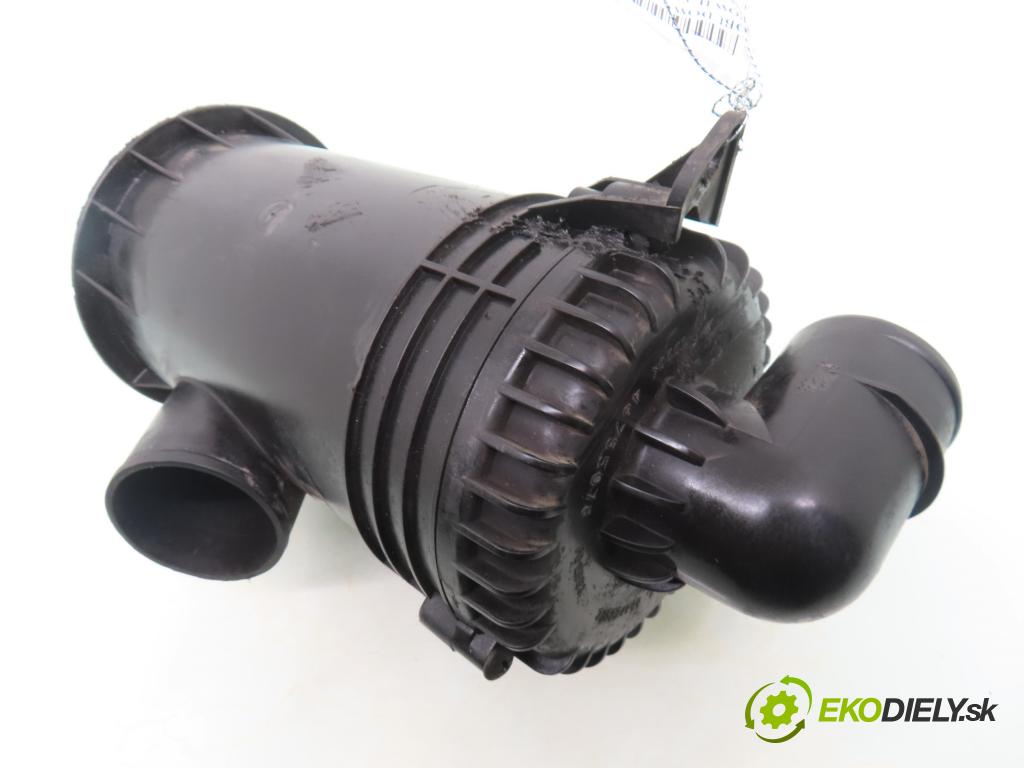 FIAT PUNTO (188_) HB 1999 59,00 1.9 JTD 80 - 188 A2.000 1910,00 obal filtra vzduchu 735274999 ; 735274998 ; 46552774 (Kryt vzduchového filtru)