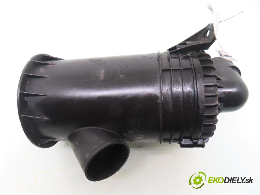 FIAT PUNTO (188_) HB 1999 59,00 1.9 JTD 80 - 188 A2.000 1910,00 obal filtra vzduchu 735274999 ; 735274998 ; 46552774 (Kryt vzduchového filtru)