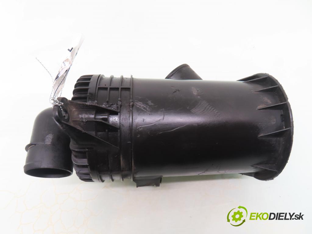 FIAT PUNTO (188_) HB 1999 59,00 1.9 JTD 80 - 188 A2.000 1910,00 obal filtra vzduchu 735274999 ; 735274998 ; 46552774 (Kryt vzduchového filtru)