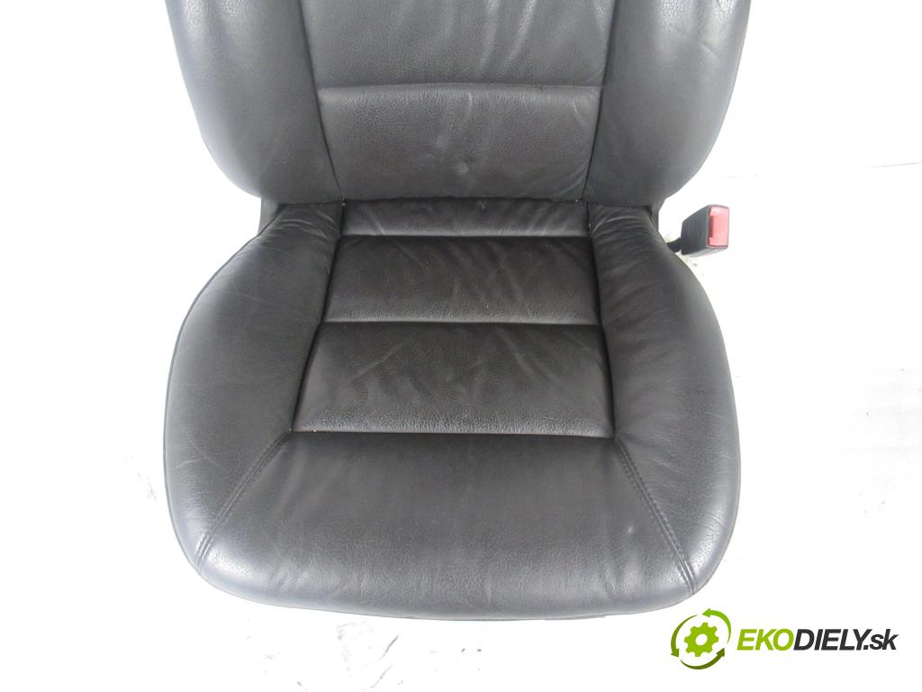 AUDI A6 Avant (4B5, C5) KOMBI 2004 120,00 2.5 TDI V6 163 - BDG 2496,00 Sedadlo CESTUJÚCI/PP