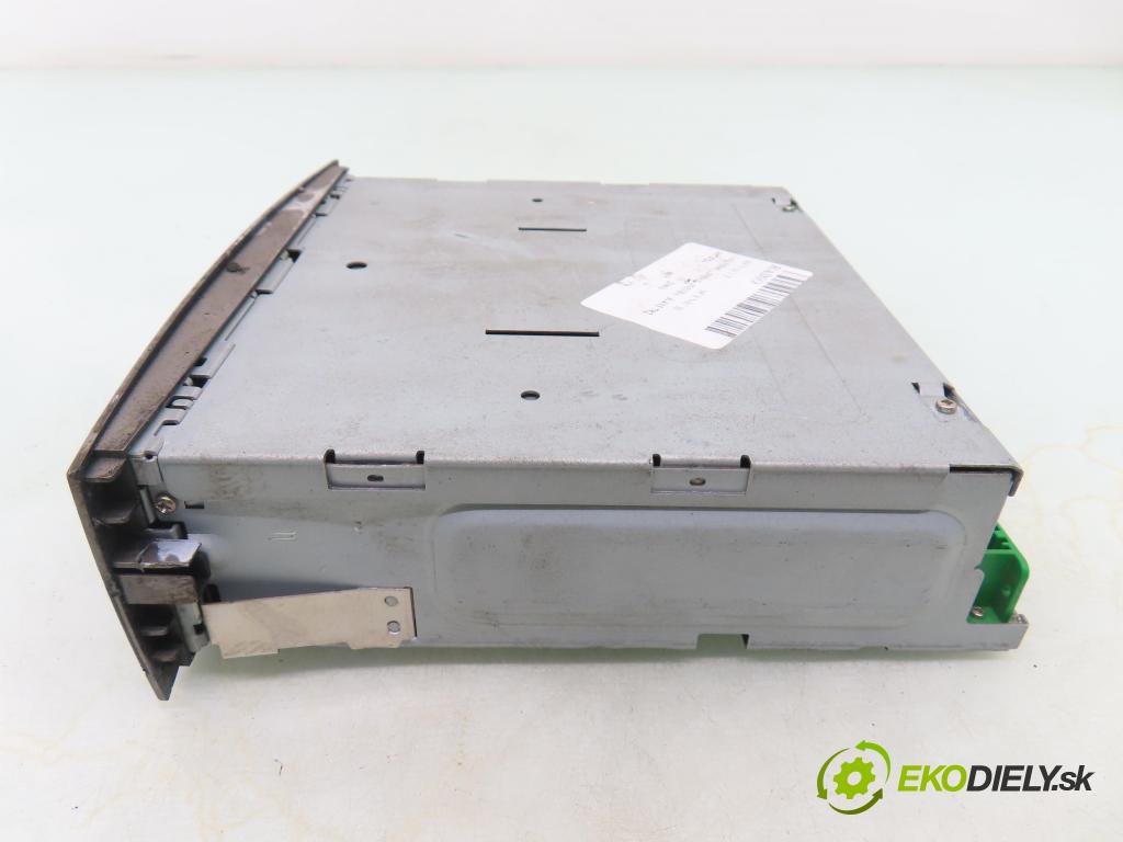 RENAULT SCENIC II (JM0/1_) MINIVAN 2003 83,00 1.6 (JM0C, JM0J, JM1B) - K4M 782 1598,00 RADIO 8200300863A