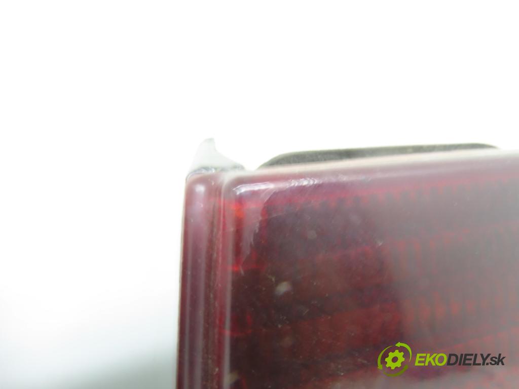 VW PASSAT B5 (3B2) SEDAN 1999 74,00 1.6 - AHL 1595,00 svetla 3B5945096F