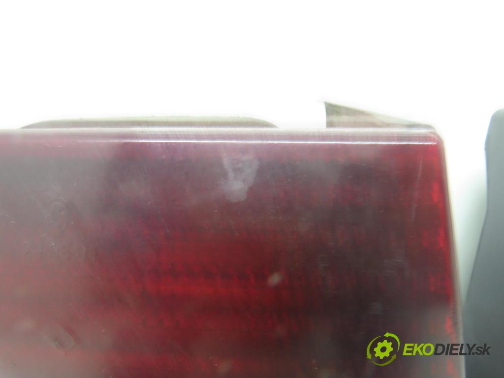 VW PASSAT B5 (3B2) SEDAN 1999 74,00 1.6 - AHL 1595,00 svetla 3B5945096F