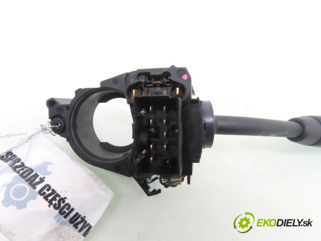 MERCEDES-BENZ KLASA A (W168) HB 1998 60,00 1.4 A 140 82 - M 166.940 1397,00 / páčka ľavá strana 461800004