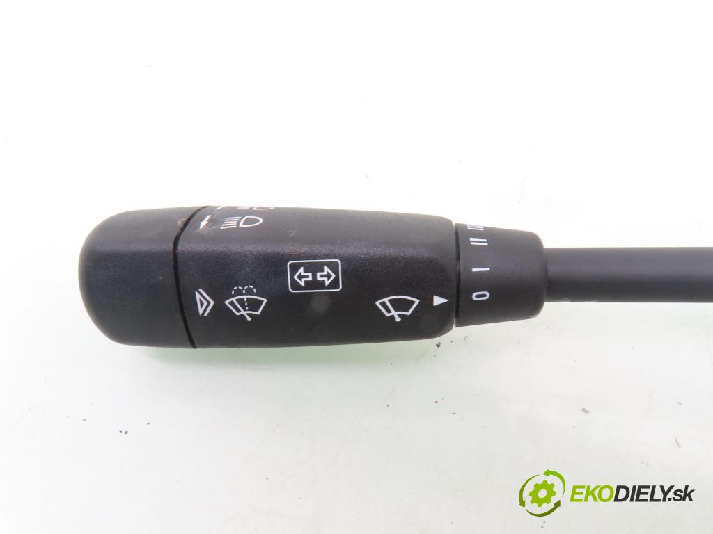 MERCEDES-BENZ KLASA A (W168) HB 1998 60,00 1.4 A 140 82 - M 166.940 1397,00 / páčka ľavá strana 461800004