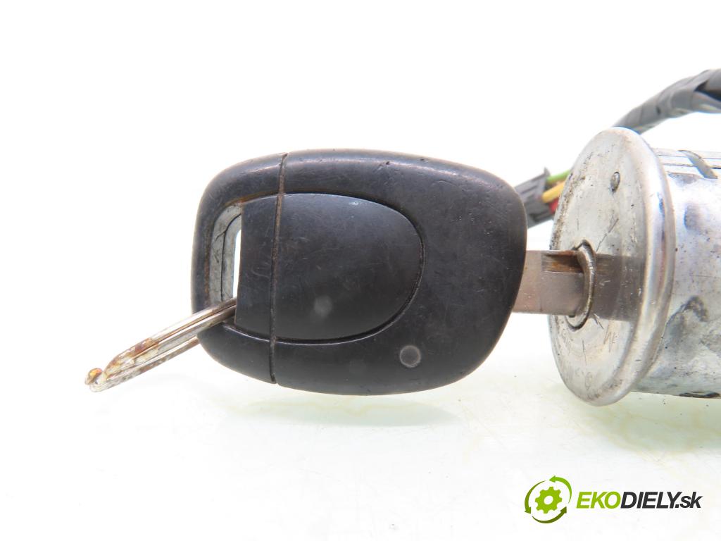 RENAULT CLIO II (BB_, CB_) HB 2002 72,00 1.4 16V (B/CB0P) - K4J 710 1390,00 spínačka 475023 (Spínací skříňka)