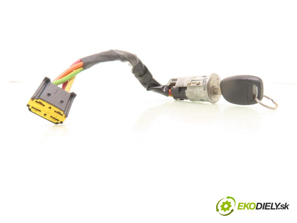 RENAULT CLIO II (BB_, CB_) HB 2002 72,00 1.4 16V (B/CB0P) - K4J 710 1390,00 spínačka 475023 (Spínací skříňka)