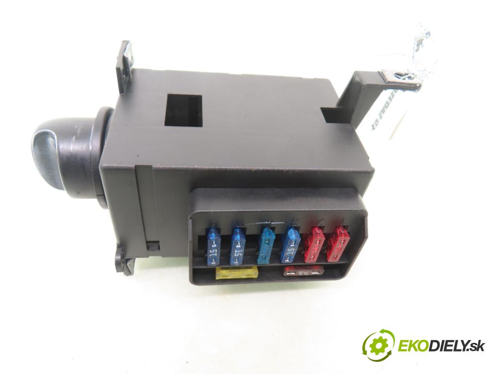 MERCEDES-BENZ KLASA A (W168) HB 1998 60,00 1.4 A 140 82 - M 166.940 1397,00 přepínač světla 1685450104