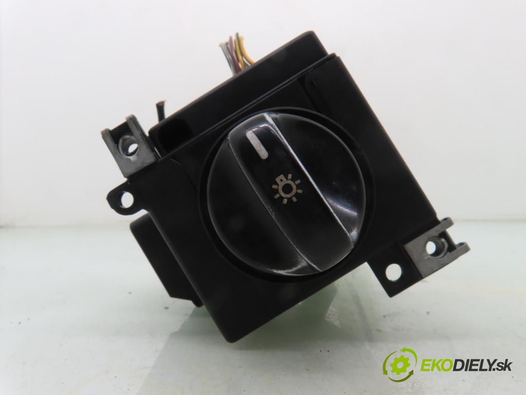 MERCEDES-BENZ KLASA A (W168) HB 1998 60,00 1.4 A 140 82 - M 166.940 1397,00 přepínač světla 1685450104