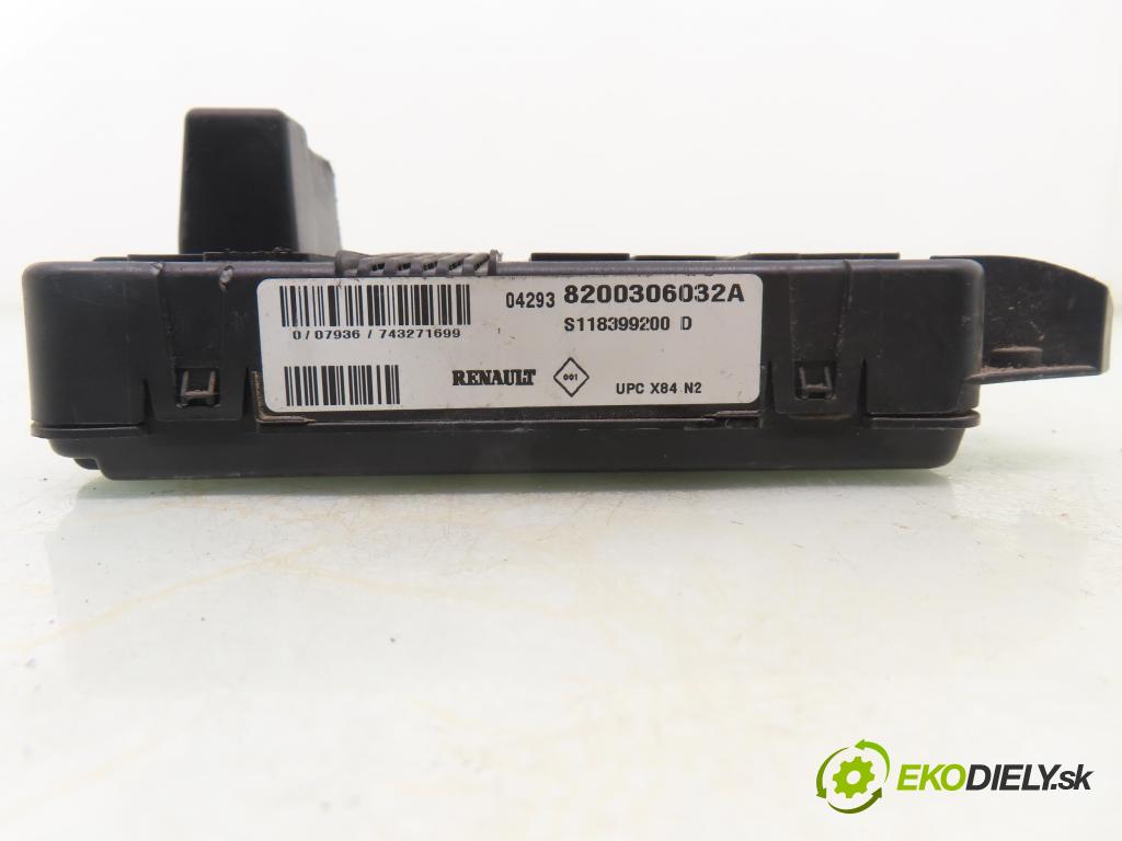 RENAULT SCENIC II (JM0/1_) MINIVAN 2003 83,00 1.6 (JM0C, JM0J, JM1B) - K4M 782 1598,00 MODUL BSI 8200306032A ; S118399200D