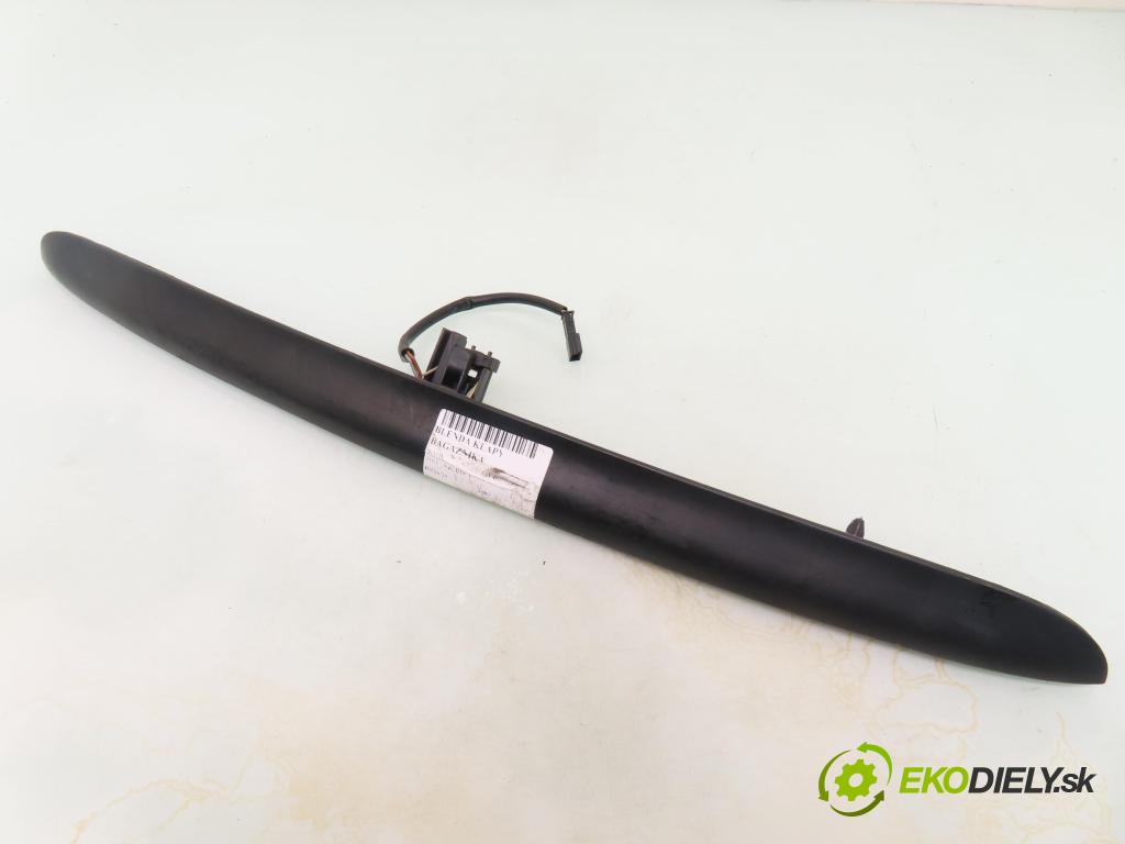 BMW 3 (E46) SEDAN 2003 85,00 316 i - N46 B18 A 1796,00 zadní část - čelo dveří kufr 0461700