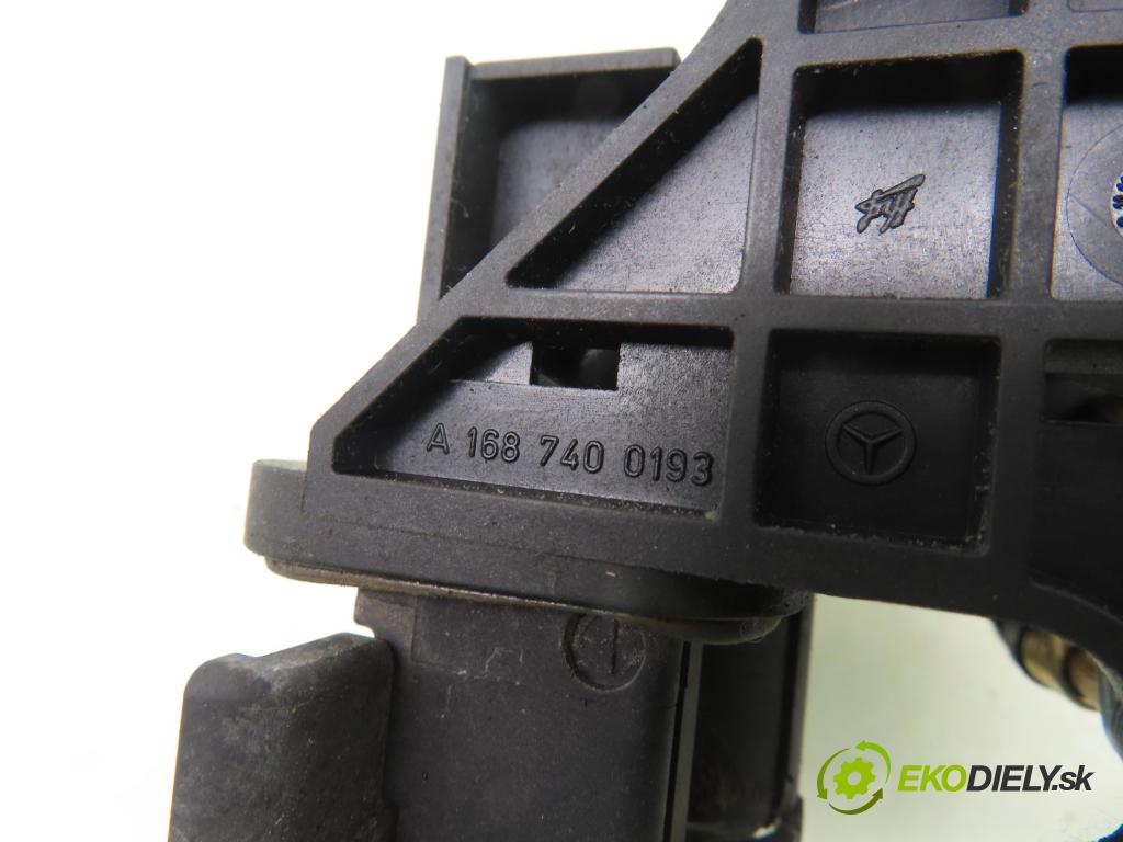 MERCEDES-BENZ KLASA A (W168) HB 2003 55,00 A 160 CDI 75 - OM 668.940 1689,00 klika dveří kufr A1687400193