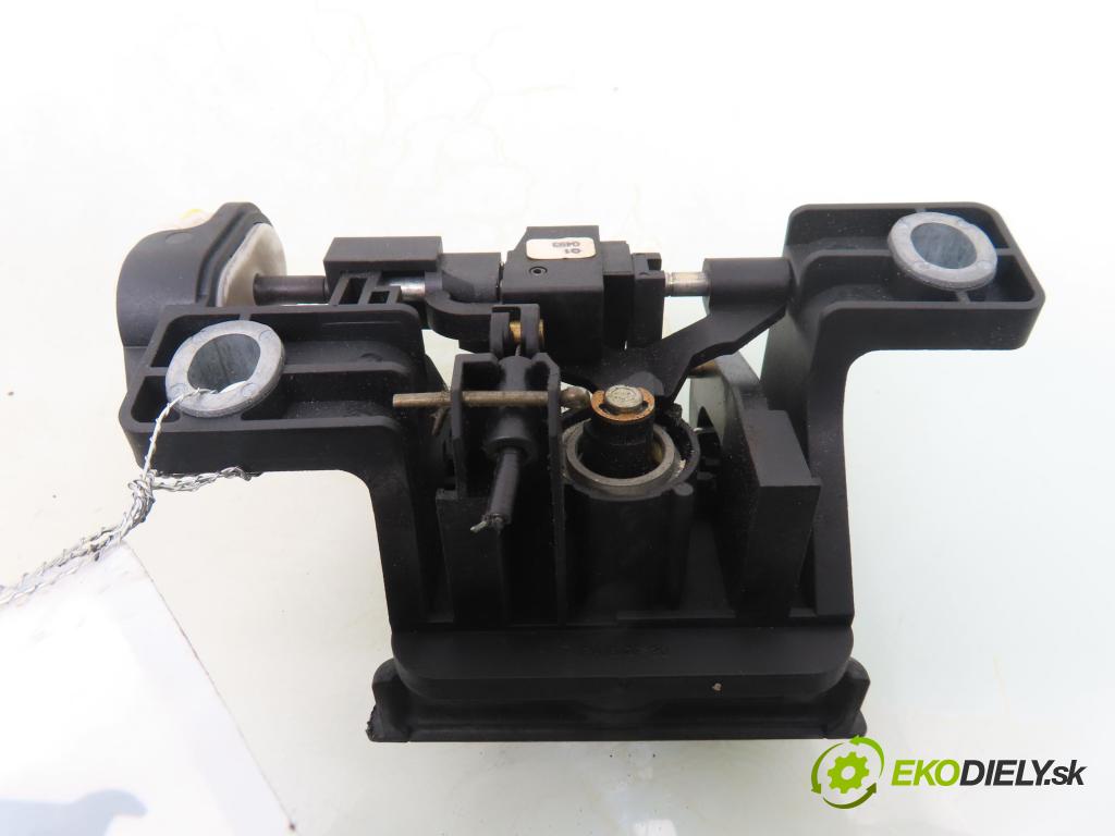 MERCEDES-BENZ KLASA A (W168) HB 2003 55,00 A 160 CDI 75 - OM 668.940 1689,00 klika dveří kufr A1687400193