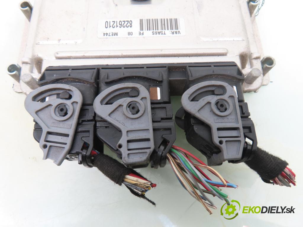 PEUGEOT 307 (3A/C) HB 2001 81,00 1.6 - NFU (TU5JP4) 1587,00 řídící jednotka motora 0261207474 ; 9643840680