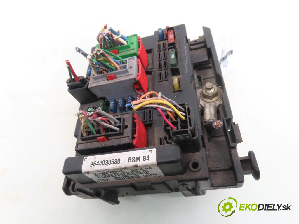 PEUGEOT 307 (3A/C) HB 2001 81,00 1.6 - NFU (TU5JP4) 1587,00 MODUL BSM 9644038580