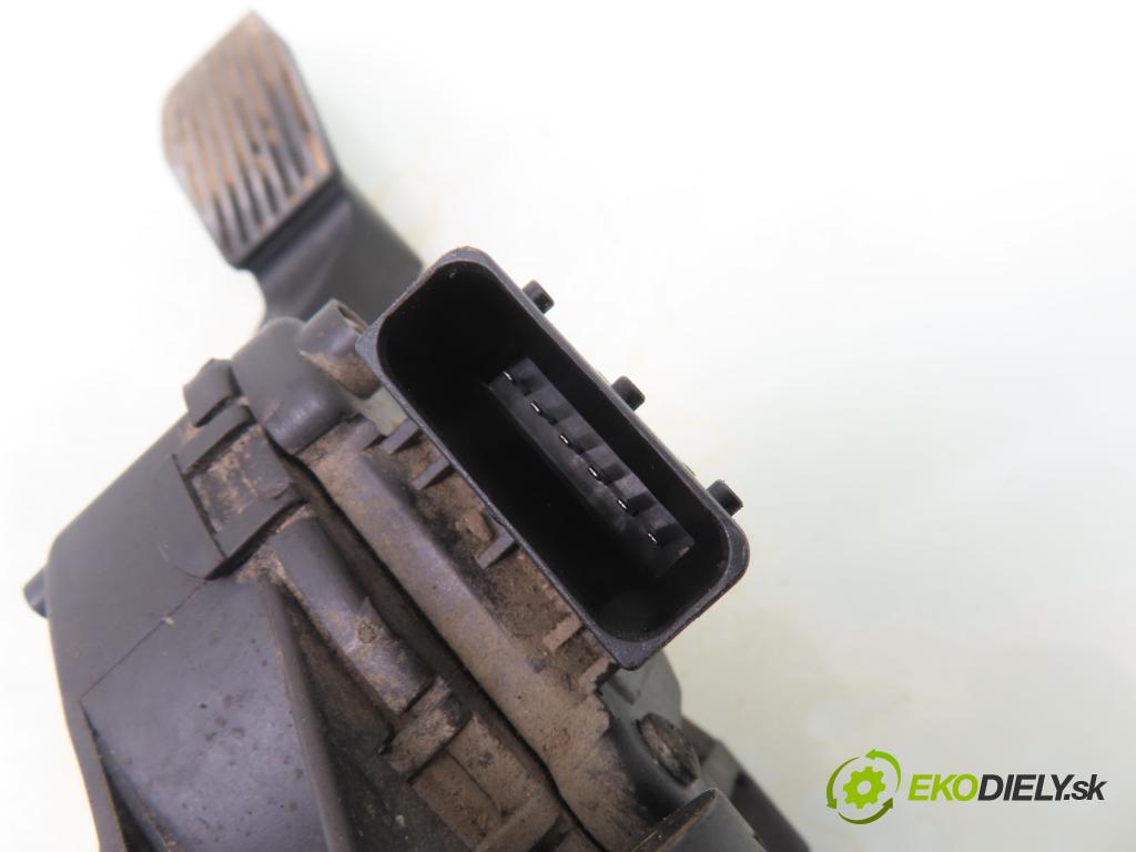 OPEL ZAFIRA A Nadwozie Wielkopojemne (MPV) (T98)  MINIVAN 2002 92,00 1.8 16V 125 - Z 18 XE 1796,00 potenciometr plynového pedálu 9202341BT ; 6PV00811400 (Potenciometr plynového pedálu)