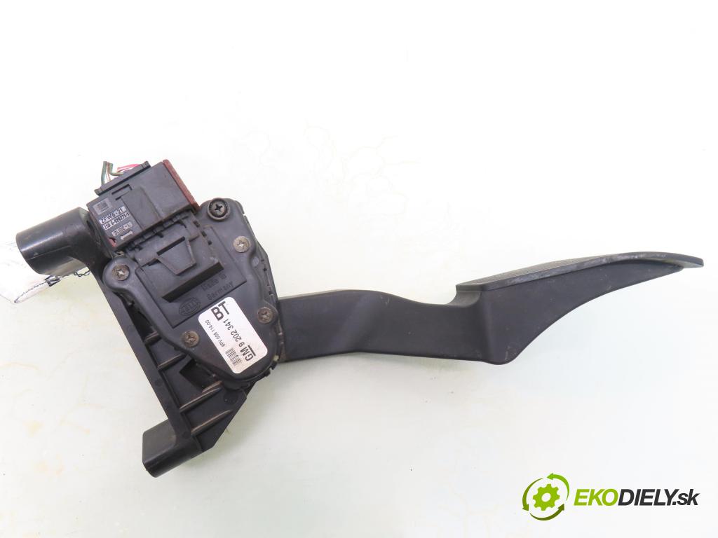 OPEL ZAFIRA A Nadwozie Wielkopojemne (MPV) (T98)  MINIVAN 2002 92,00 1.8 16V 125 - Z 18 XE 1796,00 potenciometr plynového pedálu 9202341BT ; 6PV00811400 (Potenciometr plynového pedálu)