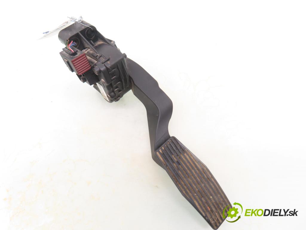 OPEL ZAFIRA A Nadwozie Wielkopojemne (MPV) (T98)  MINIVAN 2002 92,00 1.8 16V 125 - Z 18 XE 1796,00 potenciometr plynového pedálu 9202341BT ; 6PV00811400 (Potenciometr plynového pedálu)