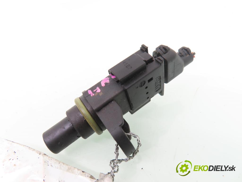 BMW 3 (E46) SEDAN 2003 85,00 316 i - N46 B18 A 1796,00 snímač polohy vačky VAČKOVÁ HŘÍDEL: 1438082