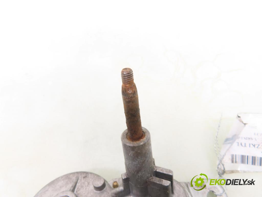 TOYOTA YARIS (_P1_) HB 2002 50,00 1.0 VVT- i 68 - 1SZ-FE 998,00 motorek stěrače ZADNÍ: 8513052010 ; 1592004053