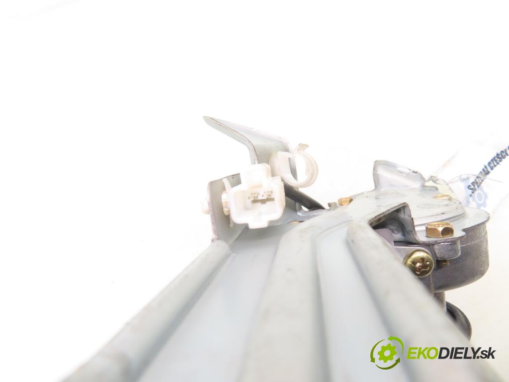 TOYOTA YARIS (_P1_) HB 2002 50,00 1.0 VVT- i 68 - 1SZ-FE 998,00 motorek stěrače ZADNÍ: 8513052010 ; 1592004053