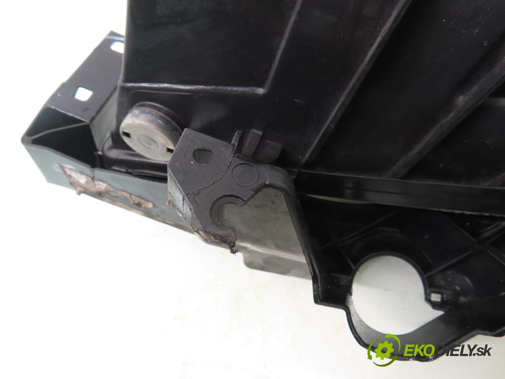 BMW 3 (E90) SEDAN 2005 95,00 318 i 129 - N46 B20 B 1995,00 světlo PP