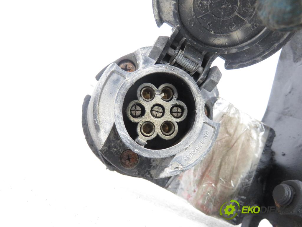 SEAT TOLEDO II (1M2) SEDAN 1999 74,00 1.6 - AEH 1595,00 Hák