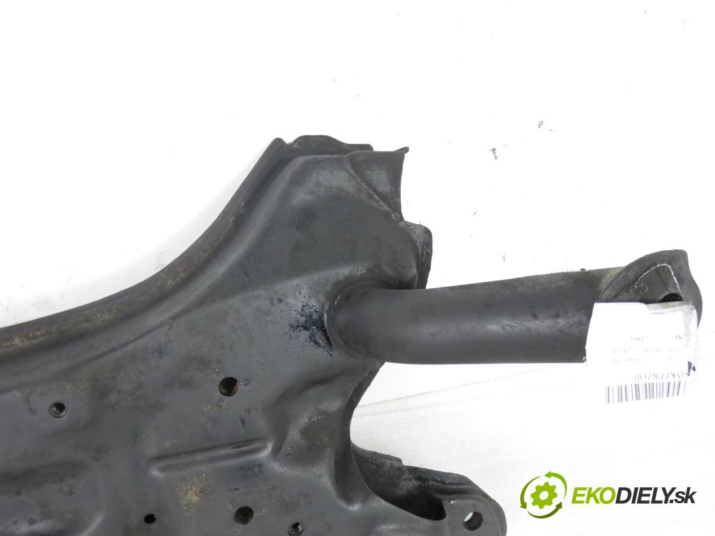 TOYOTA YARIS (_P1_) HB 2002 63,00 1.3 VVTi 86 - 2NZ-FE 1299,00 PŘEDNÍ: