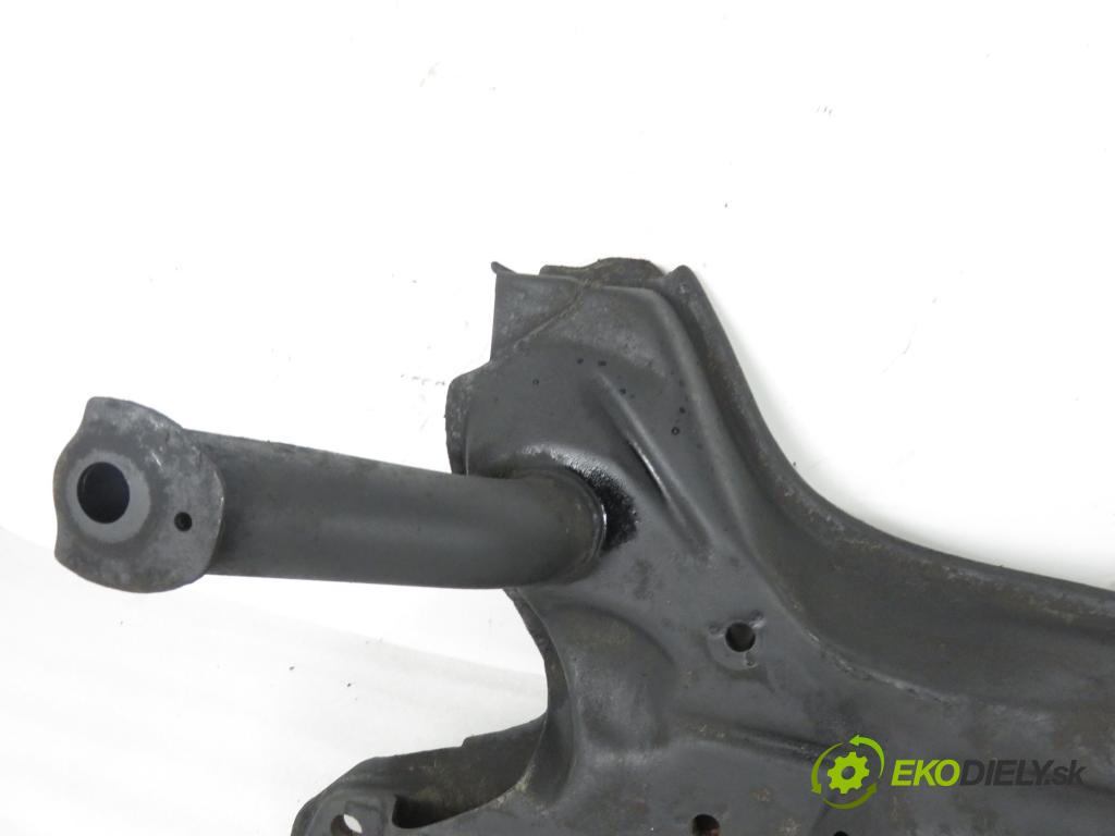 TOYOTA YARIS (_P1_) HB 2002 63,00 1.3 VVTi 86 - 2NZ-FE 1299,00 PŘEDNÍ: