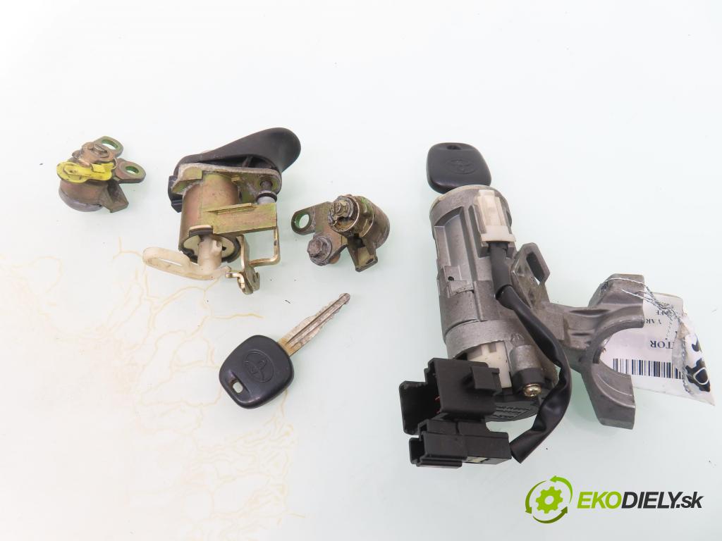 TOYOTA YARIS (_P1_) HB 2002 50,00 1.0 VVT- i 68 - 1SZ-FE 998,00 spínačka / VLOŽKY 450200D01