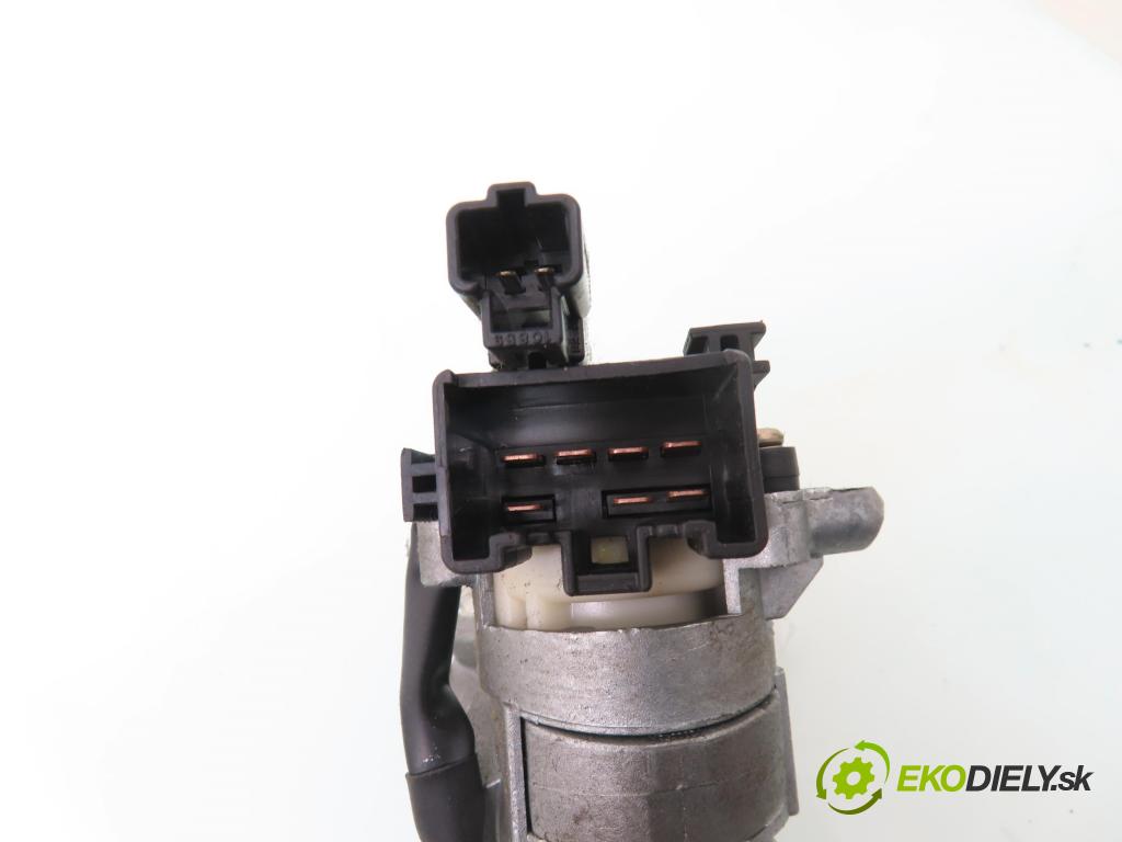 TOYOTA YARIS (_P1_) HB 2002 50,00 1.0 VVT- i 68 - 1SZ-FE 998,00 spínačka / VLOŽKY 450200D01