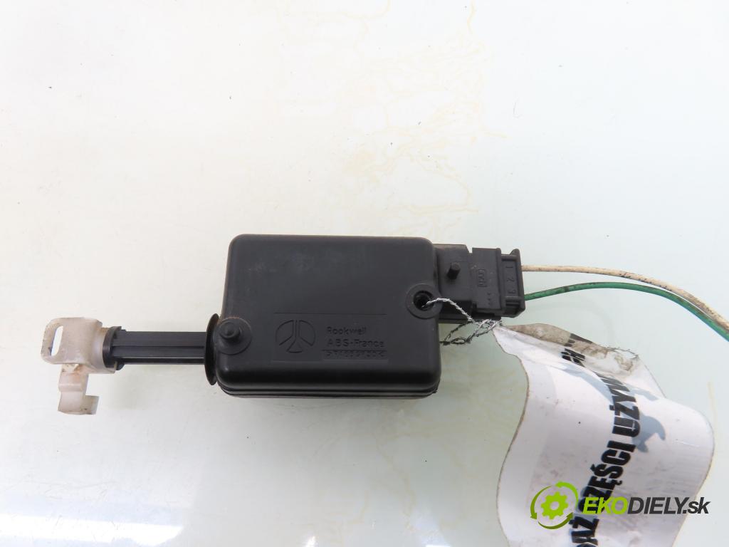 RENAULT MEGANE Scenic (JA0/1_) MINIVAN 1998 55,00 1.6 i (JA0L) - K7M 720 1598,00 motorek dvířek nádrže paliva