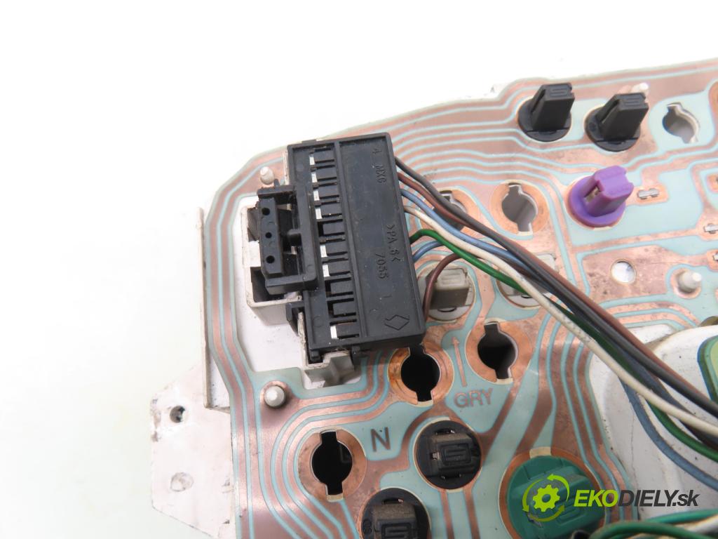 RENAULT MASTER II Skrzynia (FD) FURGON 1998 63,00 2.8 D - S8W 700 2799,00 prístrojovka elektrický RN0001001