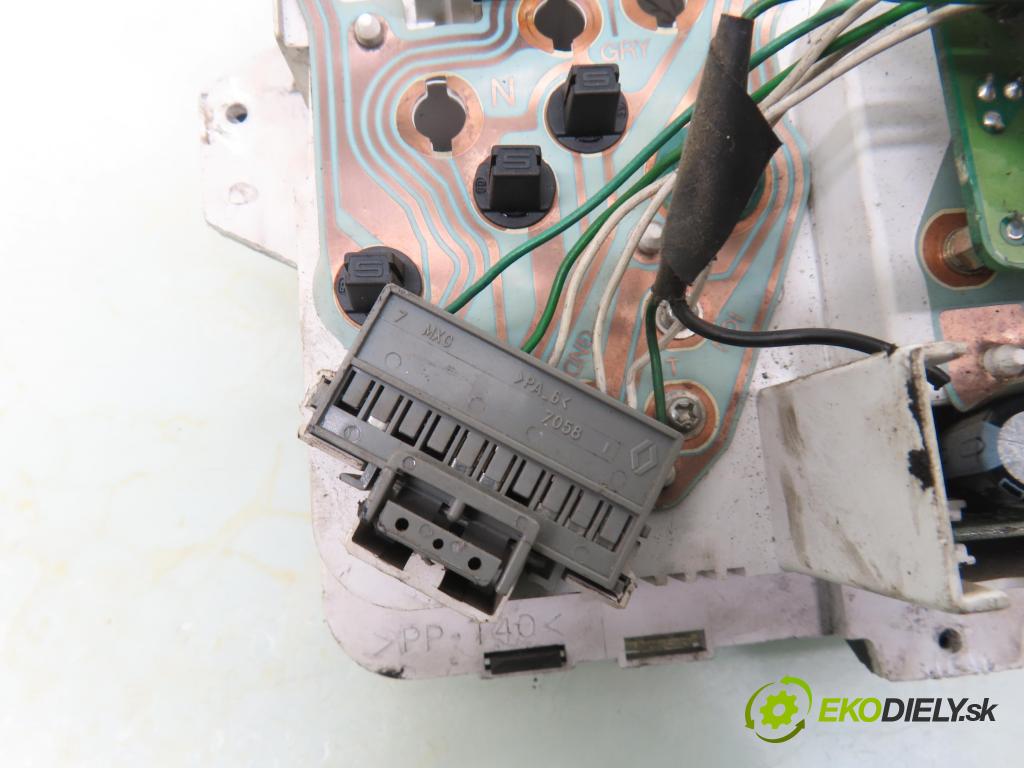 RENAULT MASTER II Skrzynia (FD) FURGON 1998 63,00 2.8 D - S8W 700 2799,00 prístrojovka elektrický RN0001001