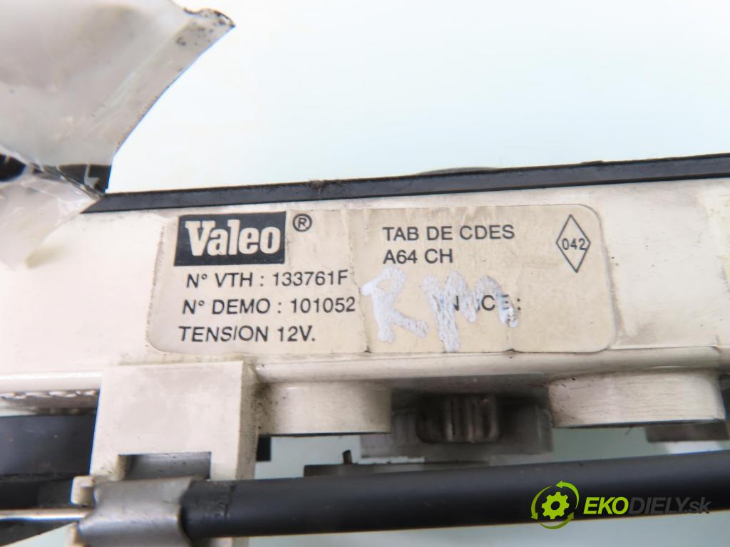 RENAULT MASTER II Skrzynia (FD) FURGON 1998 63,00 2.8 D - S8W 700 2799,00 Panel topení 133761F