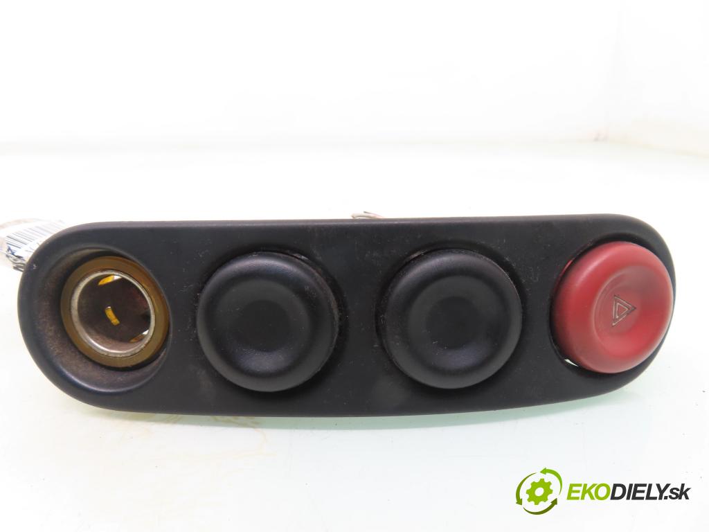 RENAULT MASTER II Skrzynia (FD) FURGON 1998 63,00 2.8 D - S8W 700 2799,00 přepínač nouzových 7700351972A