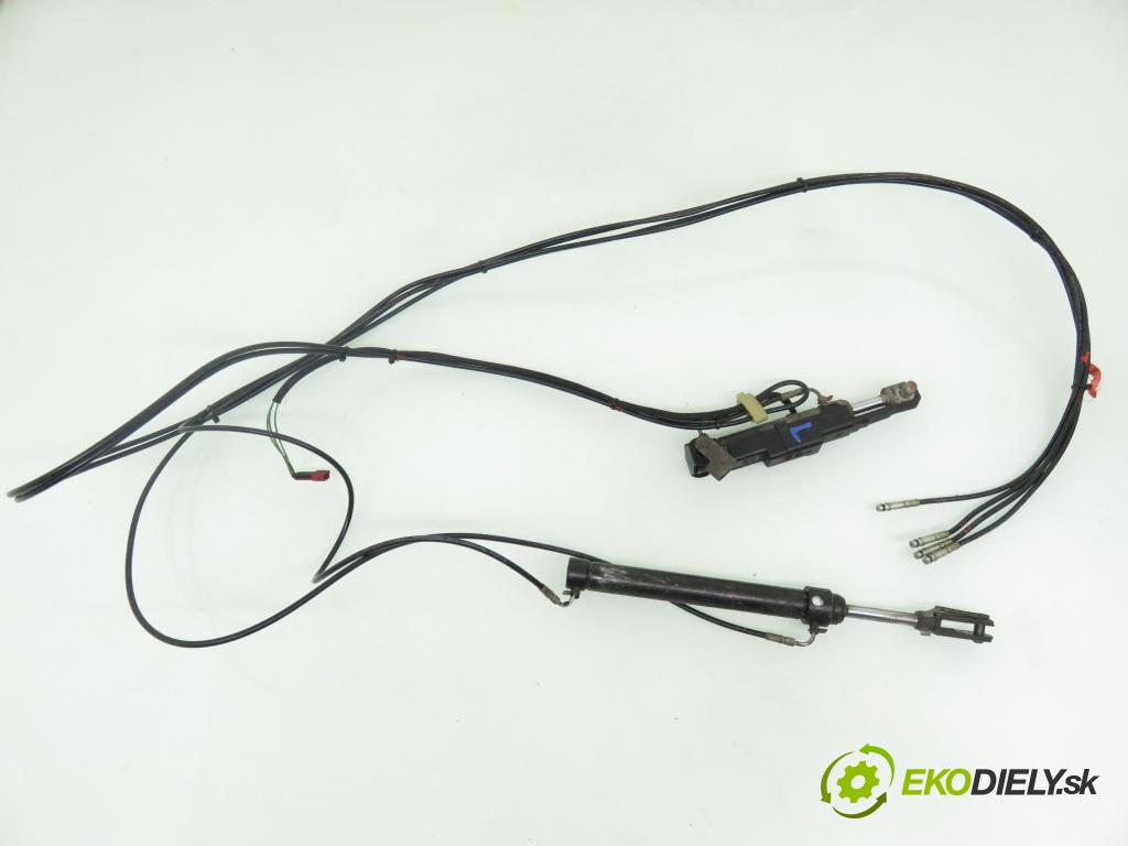 MERCEDES-BENZ CLK (C208) CABRIO 2000 142,00 230 Kompressor 193 - M 111.975 2295,00 hyd. píst STŘECHA: A2088000072 ; A2088000172